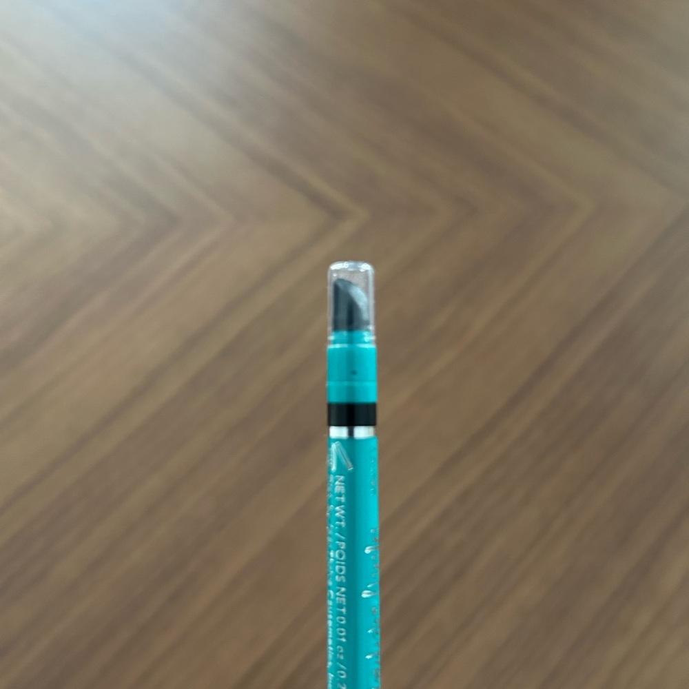Thrive Causemetics Infinity Waterproof Eyeliner in Lauren Matte Black - Picture 6 of 7